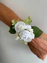 Bracelet / Corsage ( couleur au choix)